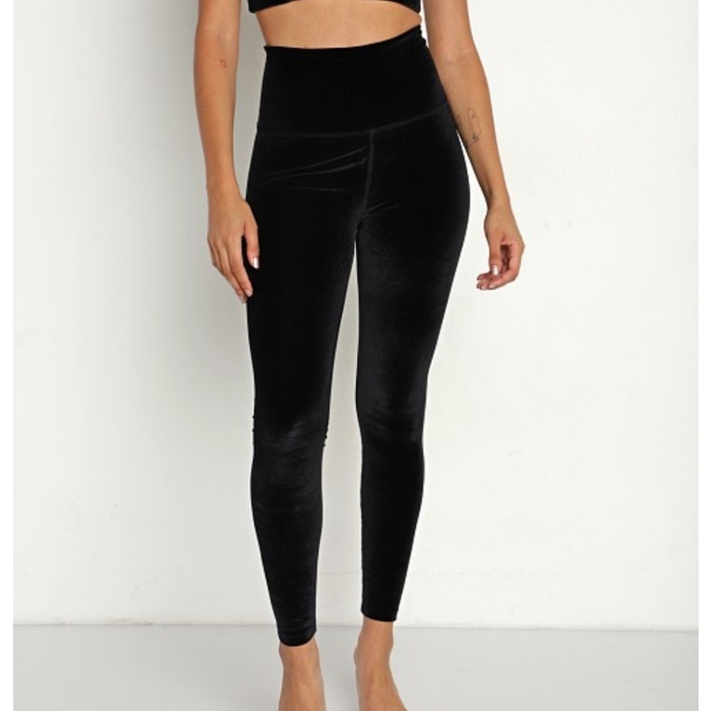 Beyond Yoga Velvet Motion High Waisted Midi Legging Black Velvet Size M